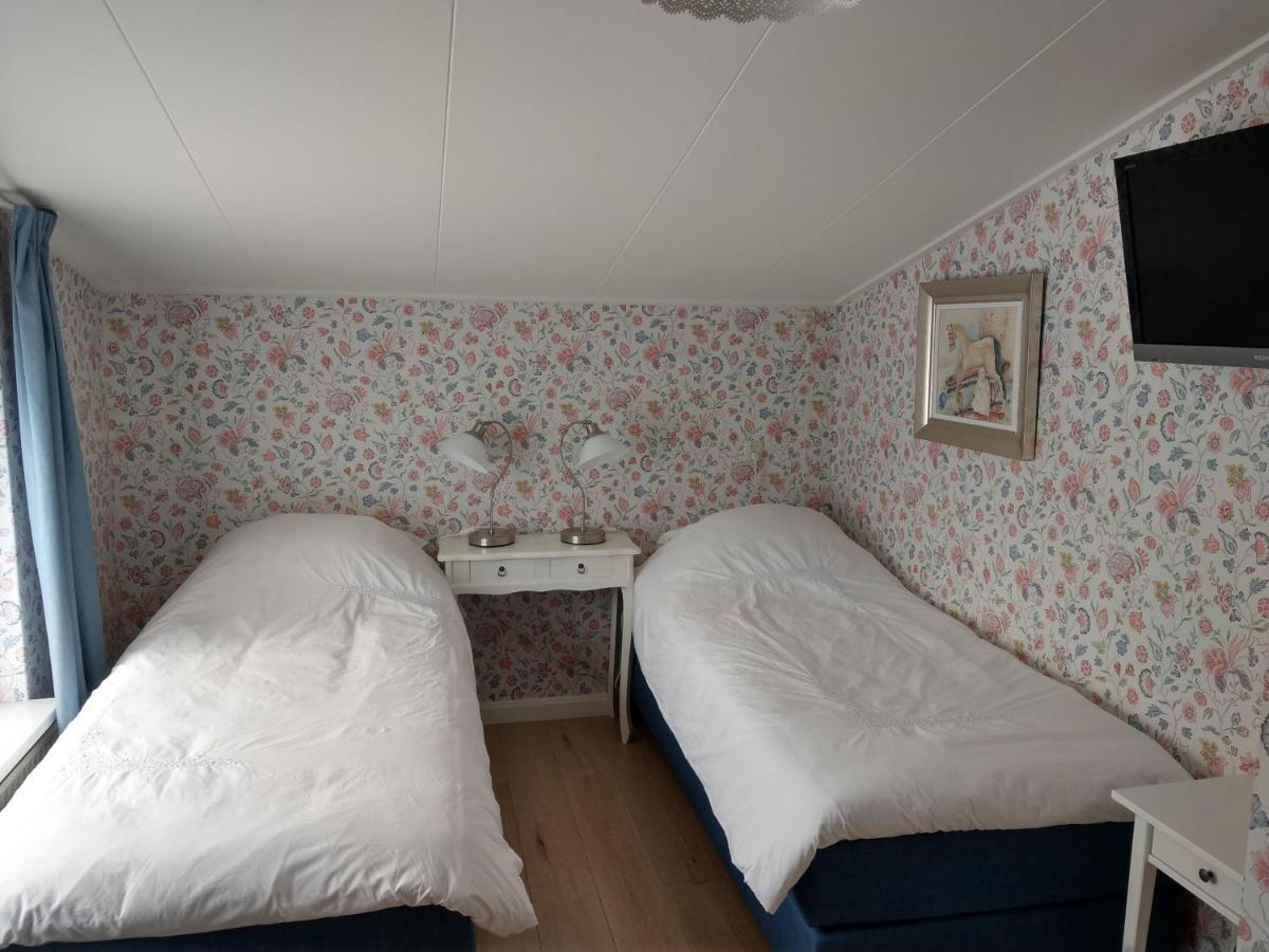 B&B De Blauwe Tulp Noord-Scharwoude Extérieur photo